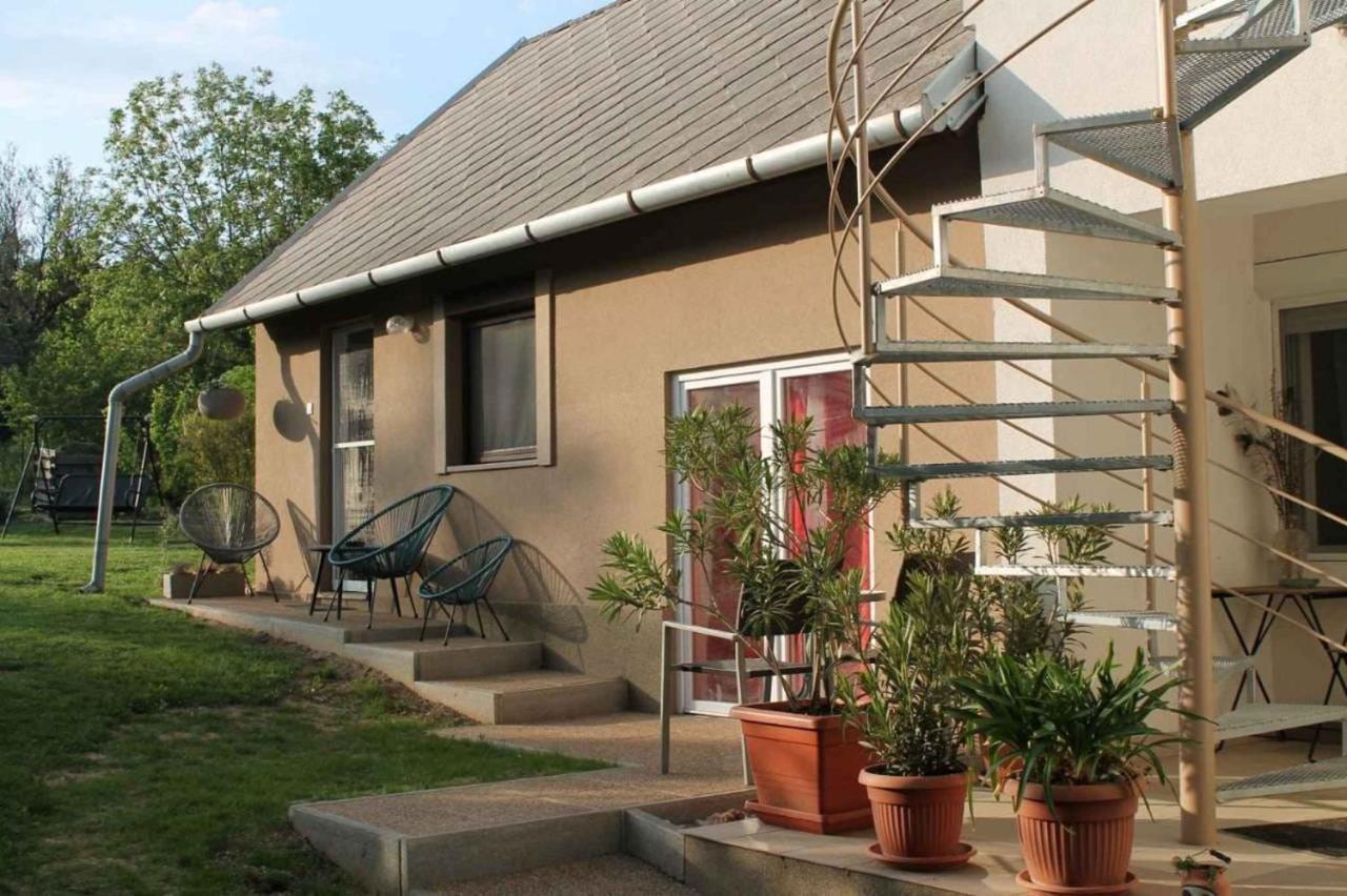 Apartments In Balatongyoeroek 34590 Exterior photo