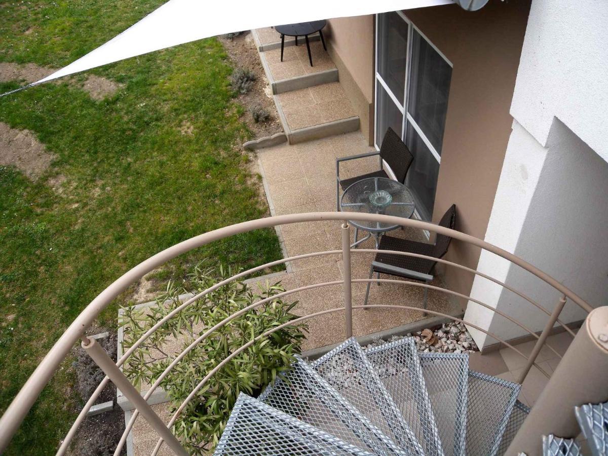 Apartments In Balatongyoeroek 34590 Exterior photo
